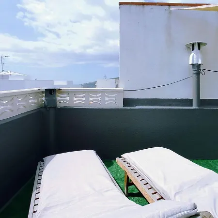 Live Palmeras Con Gran Terraza ארפו